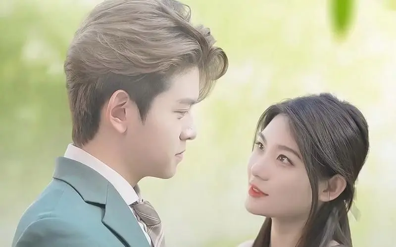 《离婚后，女王强势复仇》：失婚逆袭，看女王如何玩转职场与情场，上演绝地反击！